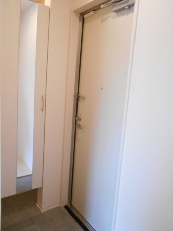 ネオセントラル 玄関