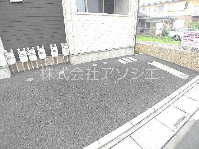 トゥエルブ 駐車場