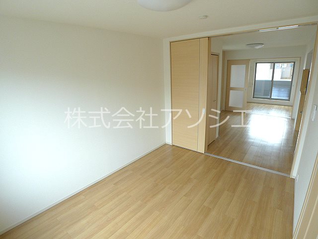 トゥエルブ 洋室6帖