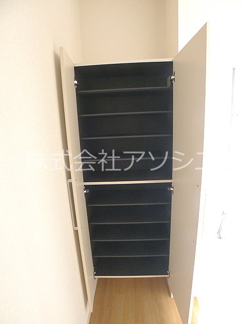 トゥエルブ シューズボックス