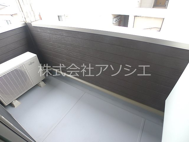 トゥエルブ バルコニー