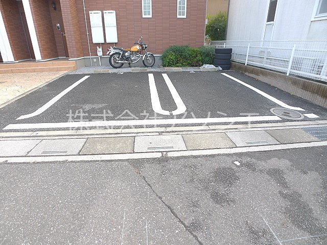 ヴィラ茶居夢 駐車場