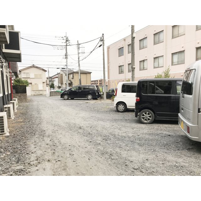 イース越谷 駐車場