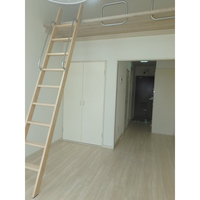イース越谷 洋室6帖