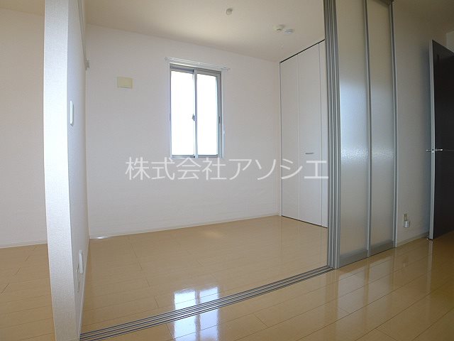トゥールフルール 洋室3帖