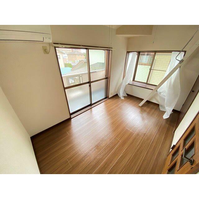 ライフ一ノ割 角部屋です♪