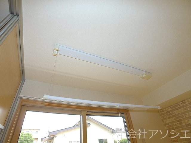 エミナンス　Ⅱ 室内物干し