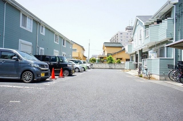 ドミールA 駐車場