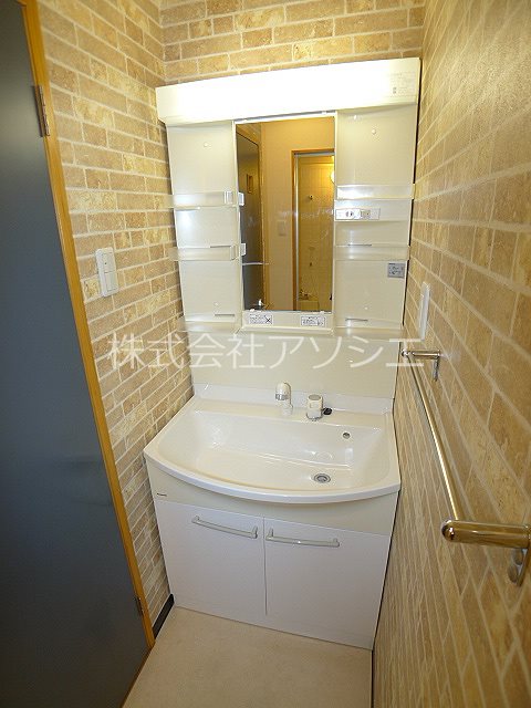 ウエストサイドハイツ シャンプードレッサー
