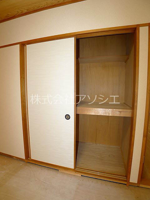 ウエストサイドハイツ 押入れ収納