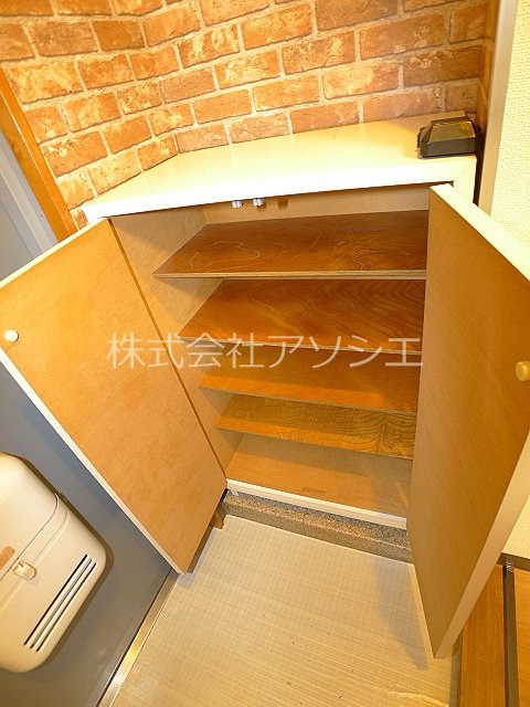ウエストサイドハイツ シューズボックス