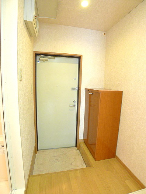 井上ビル(越谷市赤山本町) 玄関