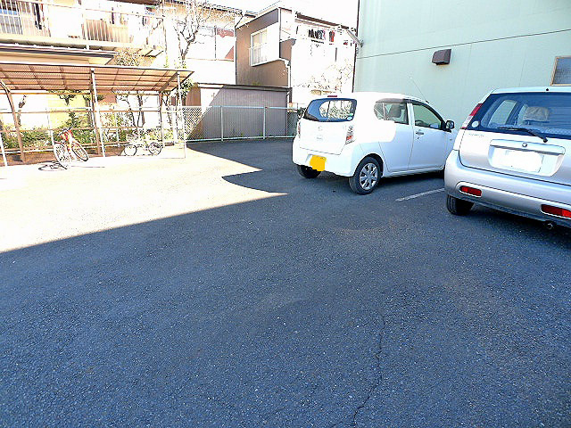 井上コーポ 駐車場