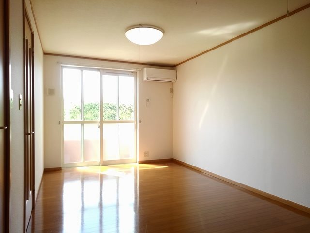 アンソレイエ（吉川市） リビング