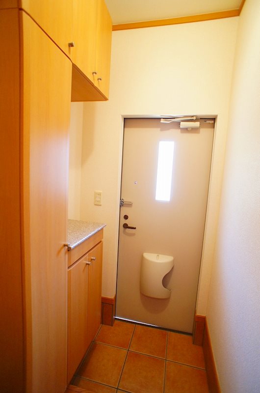 フェリーチェカーサ 玄関