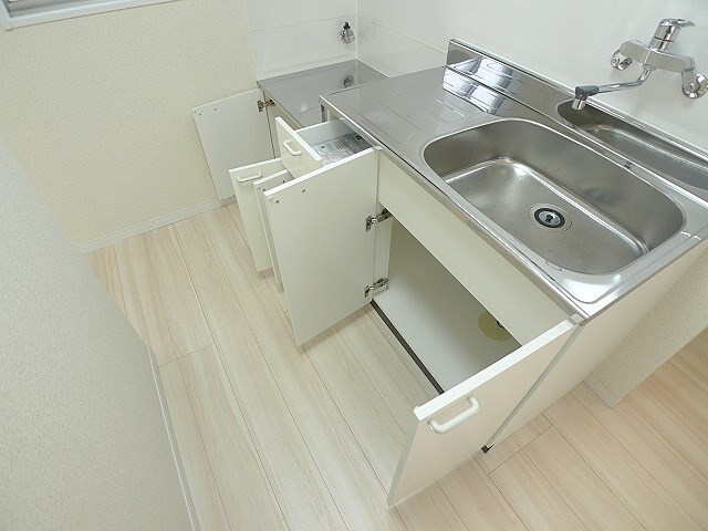 キャピタル越谷Ｂ キッチン