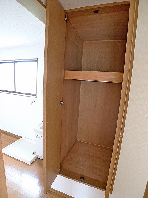 キャピタル越谷 C 収納