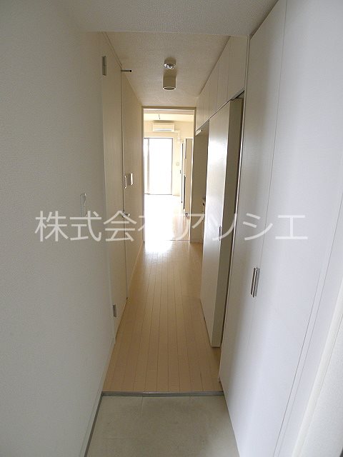 プレルーディオ・越谷 玄関