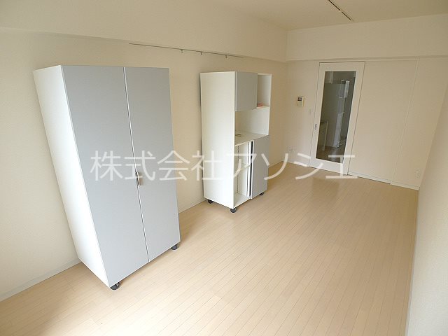 プレルーディオ・越谷 リビング