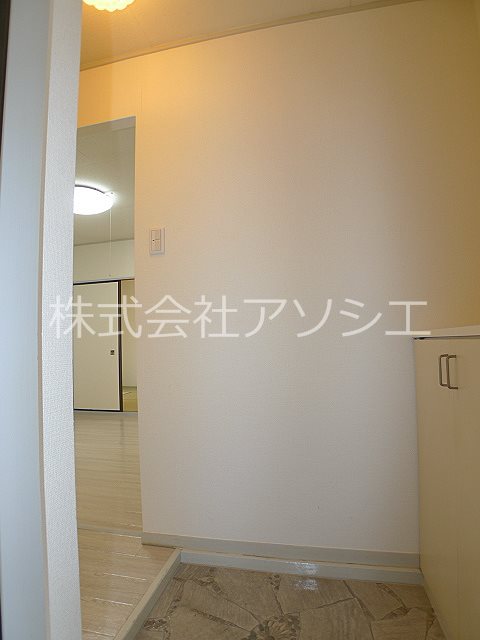シャトルアカネ 玄関