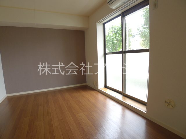 ヒルズ花田弐番館 ベッドルーム