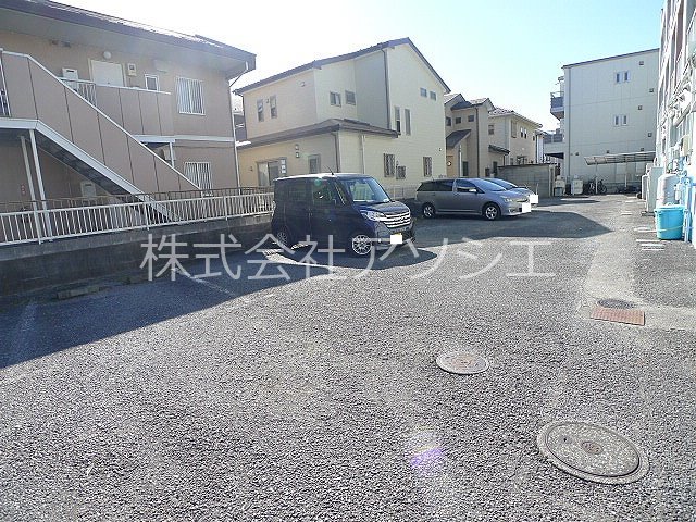 アプローズ越谷 駐車場