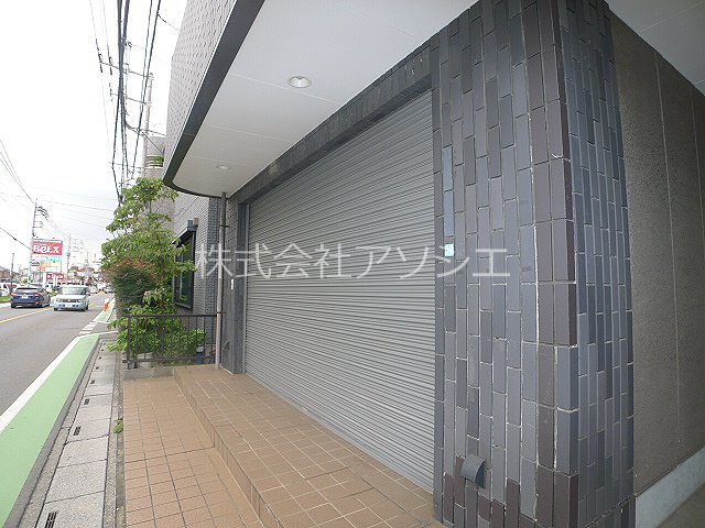 青柳ビル エントランス