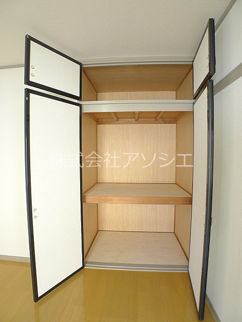 エクセル千間台　C棟 収納