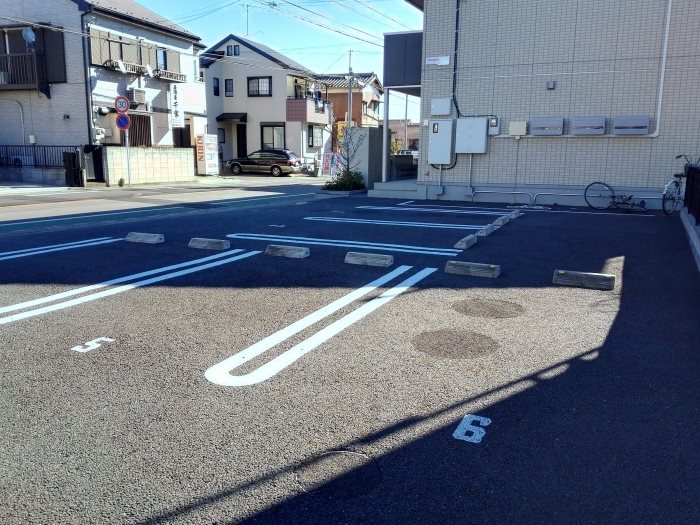 プリュネル 駐車場