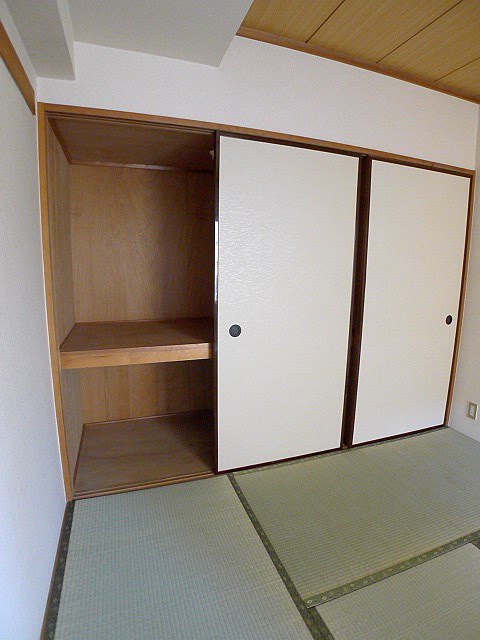 アローハイツ越谷 収納