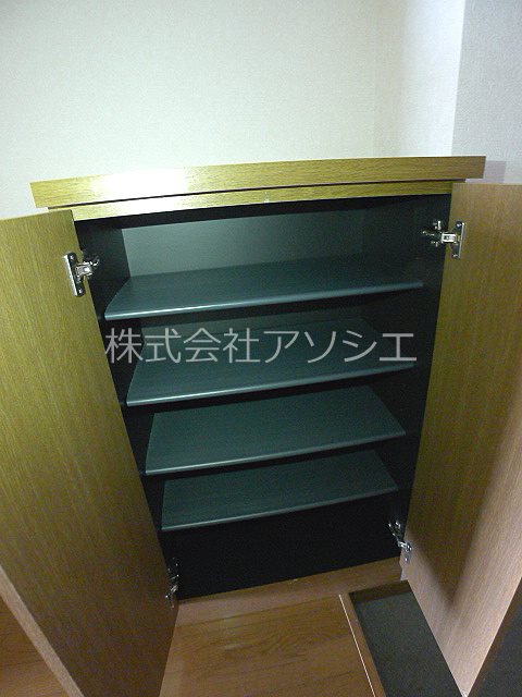 プレール越谷 収納