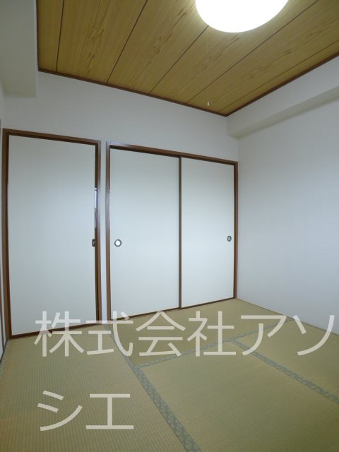 会田ビル ベッドルーム