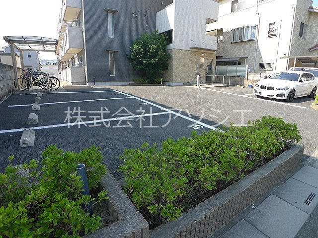アヴァンティ 駐車場
