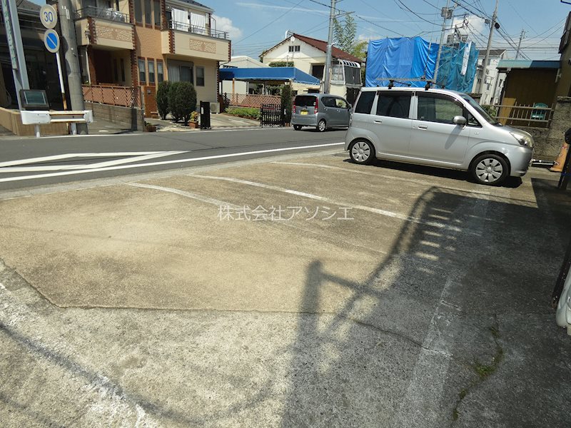 愛月ビル 駐車場
