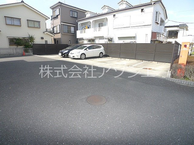 ヴェルフィーユ 駐車場