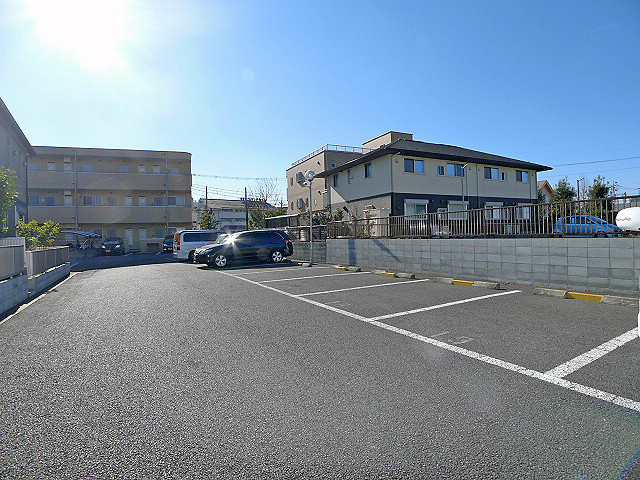 エクセレントミライ 駐車場