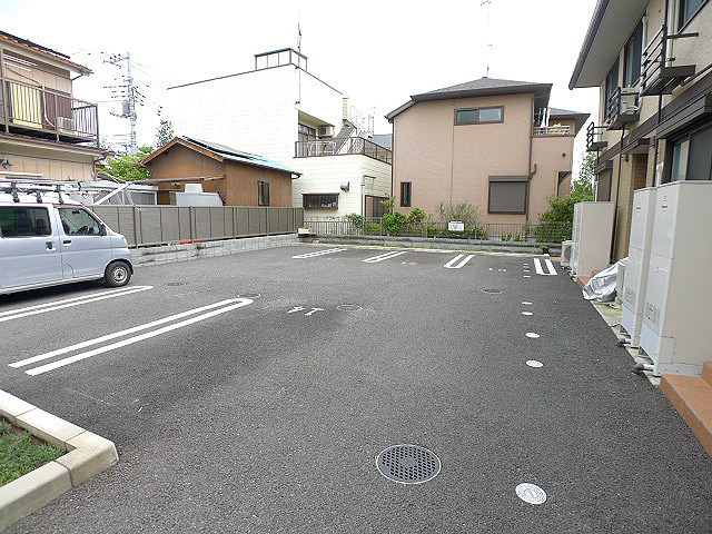 ホープライトA 駐車場