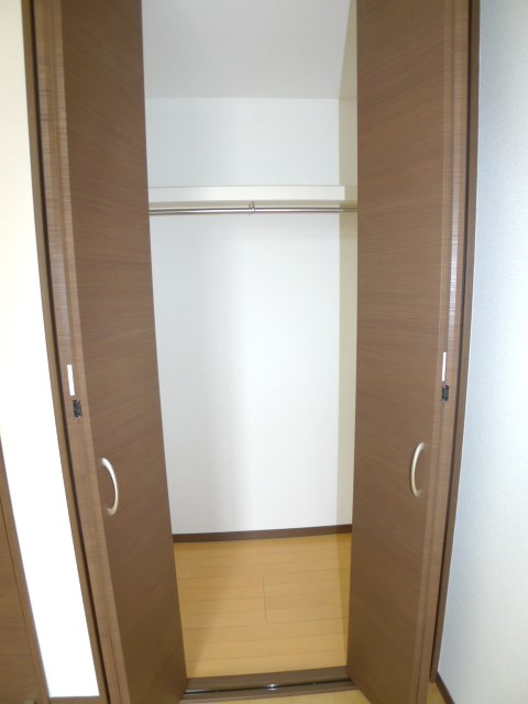 エクセル茜町 収納