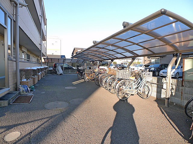 エクセレントこはく 駐車場