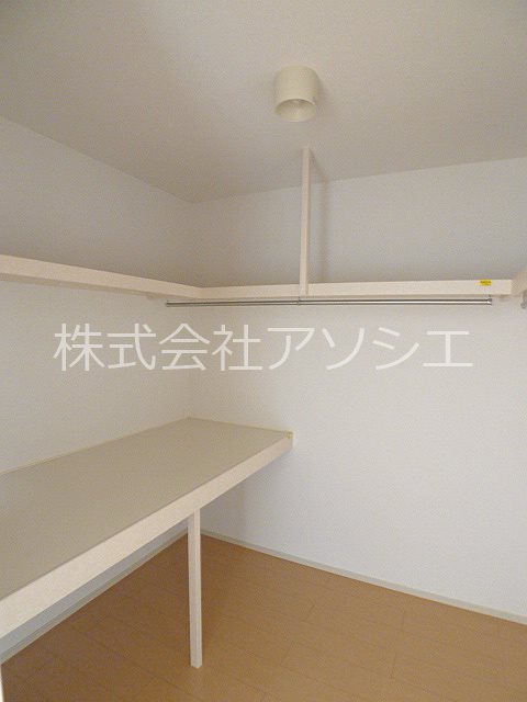 グラース・アビタシオンⅣ 収納