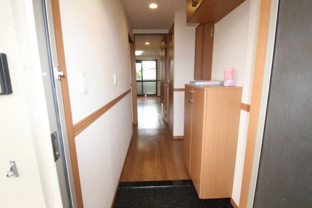 リサミィー壱番館 玄関