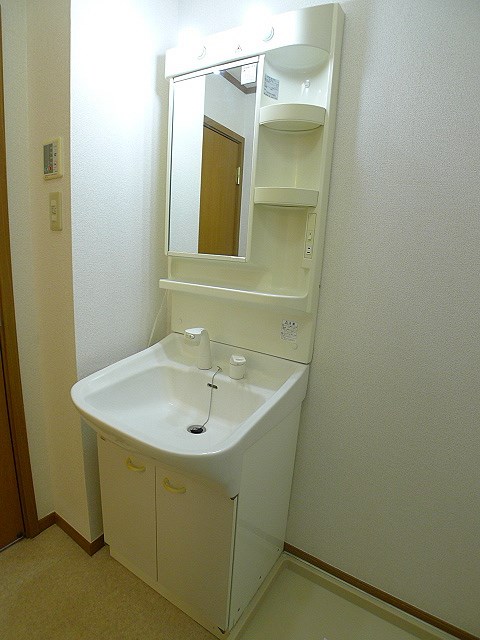 グランドール(吉川市) 洗面所