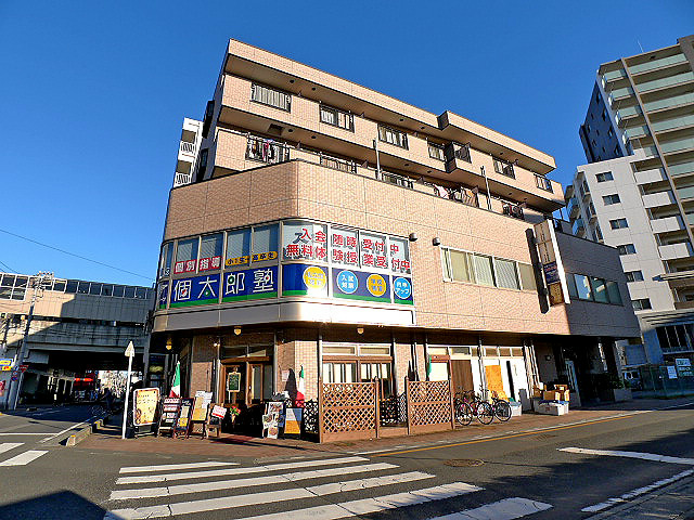 レディースコート越谷 外観