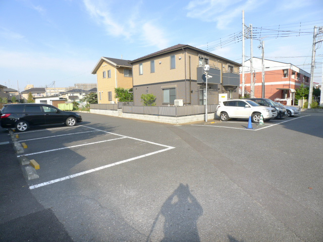 エクセレントウエストこはく 駐車場