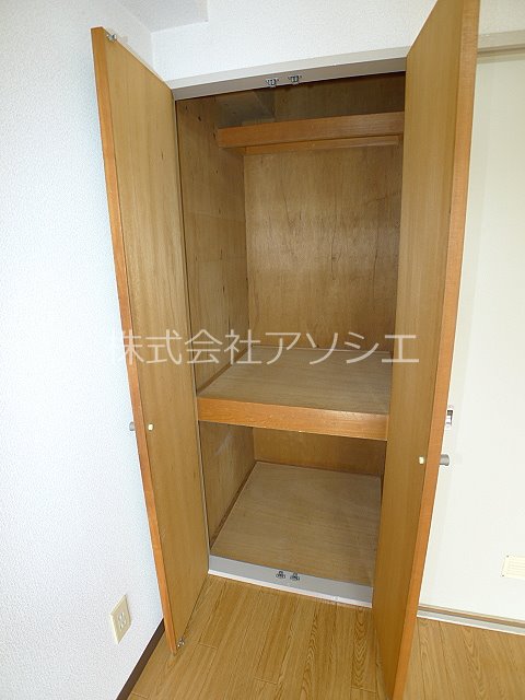エンブレム東大沢 収納