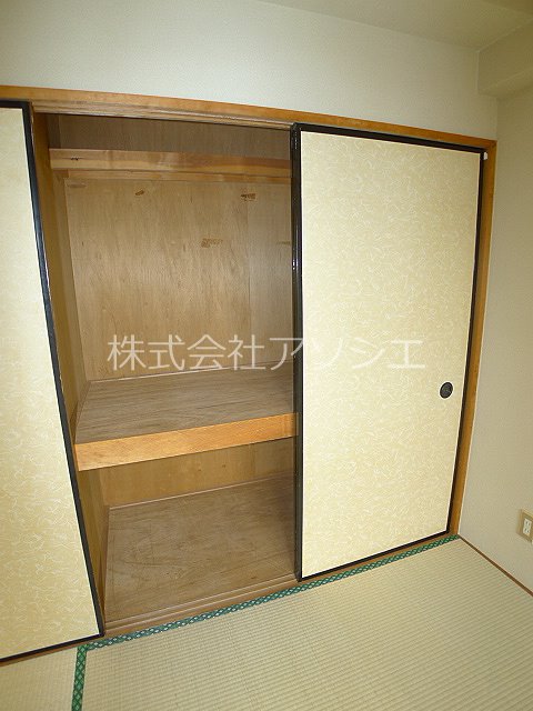 エンブレム東大沢 収納