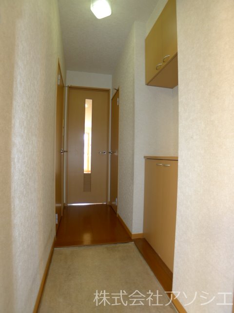 ヴィオレシャトー 玄関
