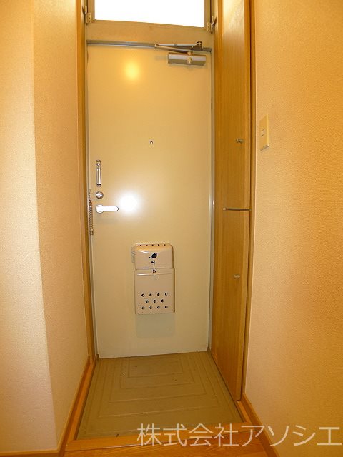 エステートピアMITA 玄関