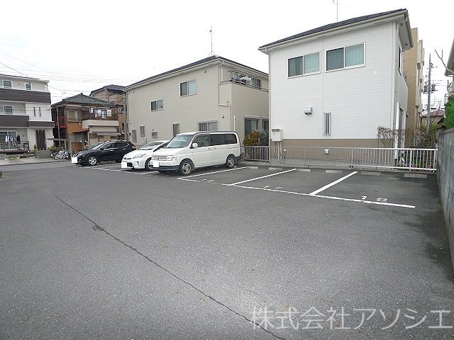 ハイムウエルシィ 駐車場