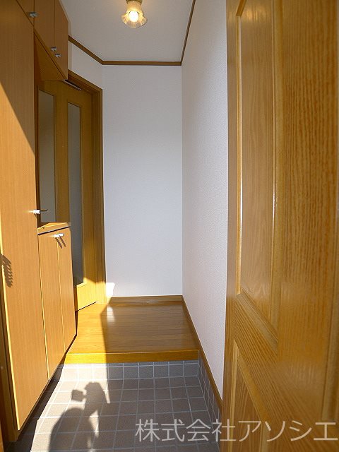 エルディムイシカワE 玄関